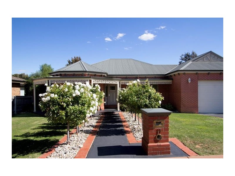 17 Wildwood Drive, Strathdale VIC 3550