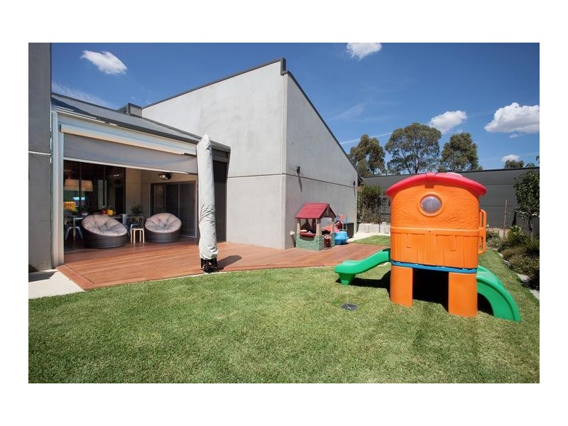 9 Rathlin Avenue, Junortoun VIC 3551