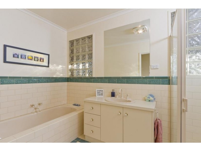 69 Schumakers Lane, Maiden Gully VIC 3551