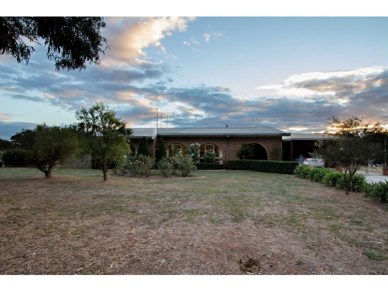 69 Schumakers Lane, Maiden Gully VIC 3551