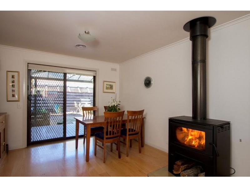 2 Cheriton Drive, Strathdale VIC 3550