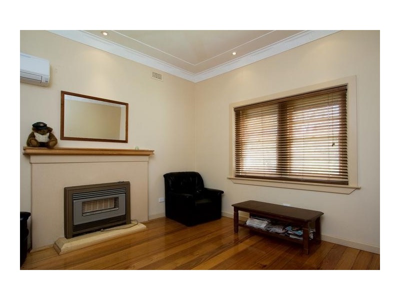 6 Royal Avenue, Kennington VIC 3550