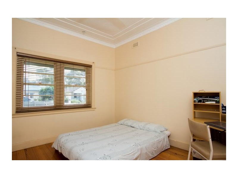 6 Royal Avenue, Kennington VIC 3550