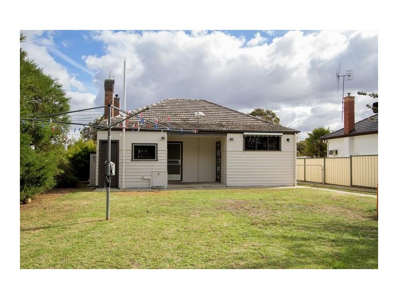 6 Royal Avenue, Kennington VIC 3550