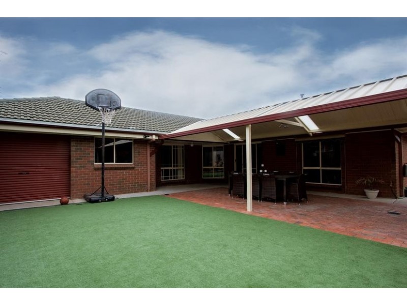 22 Greenwood Drive, Kennington VIC 3550