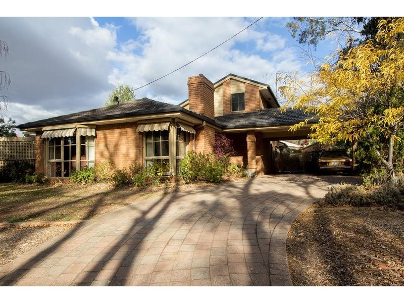 15 Wattle Drive, Spring Gully VIC 3550