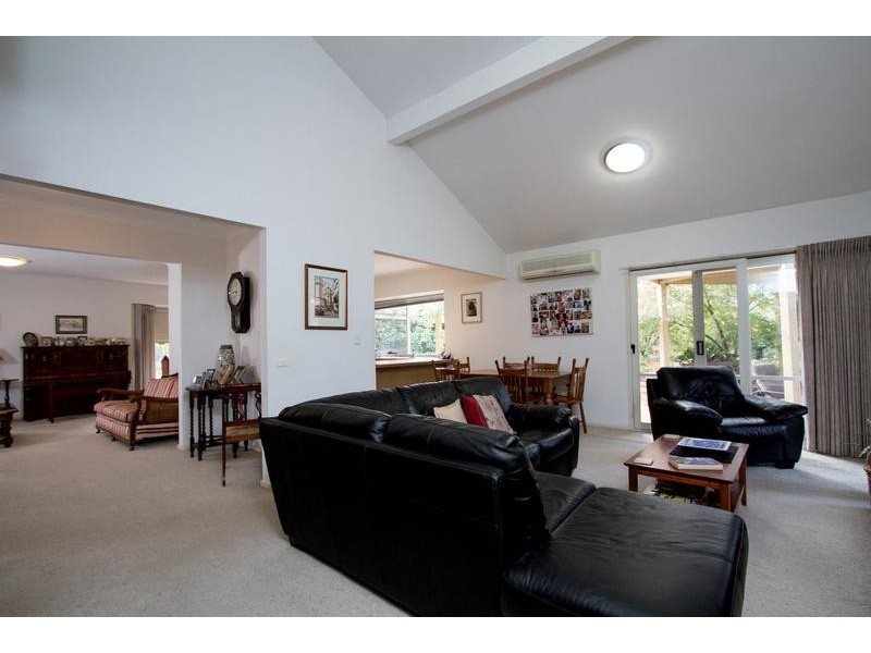 15 Wattle Drive, Spring Gully VIC 3550