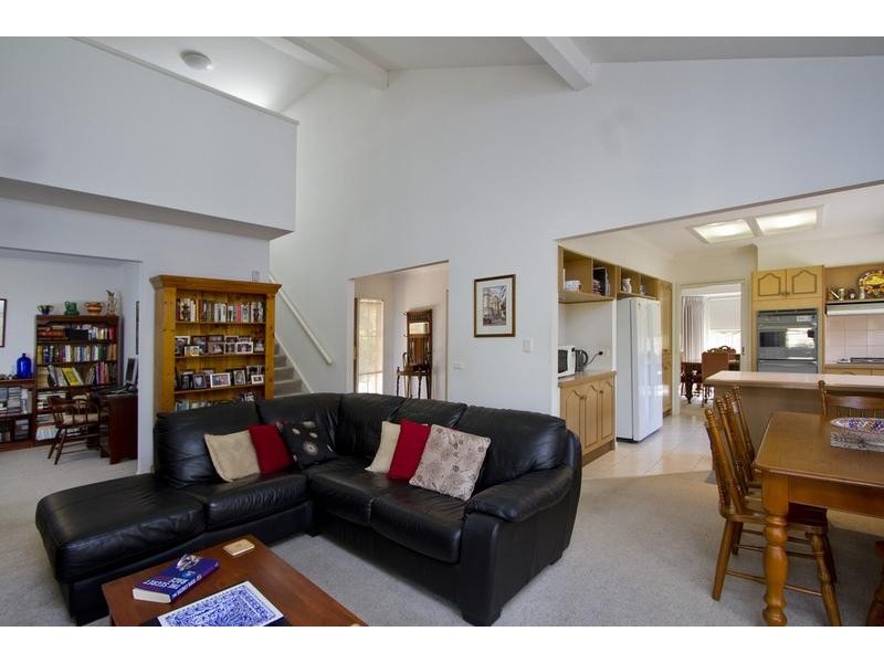 15 Wattle Drive, Spring Gully VIC 3550