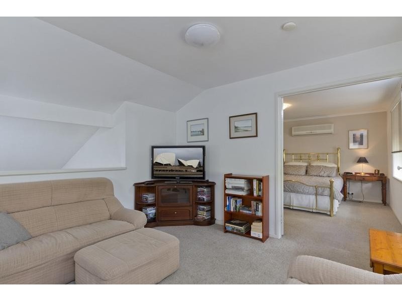 15 Wattle Drive, Spring Gully VIC 3550