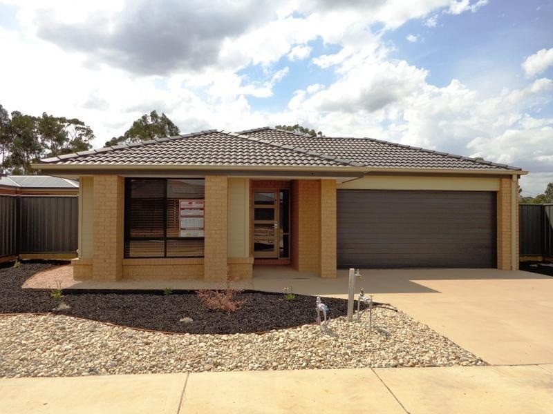 75 Kingston Drive, Eaglehawk VIC 3556