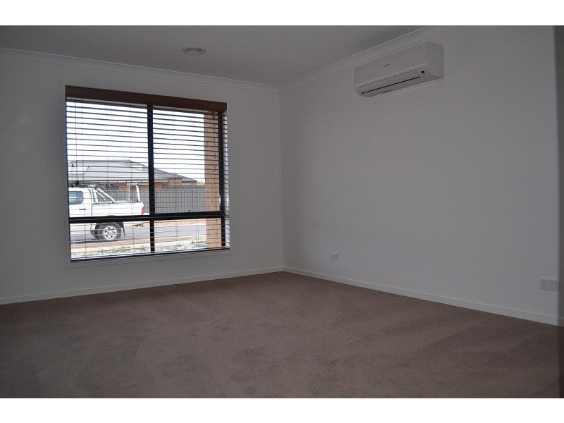 75 Kingston Drive, Eaglehawk VIC 3556