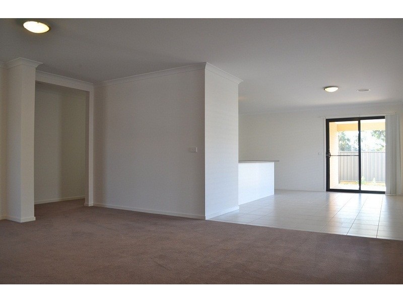 75 Kingston Drive, Eaglehawk VIC 3556