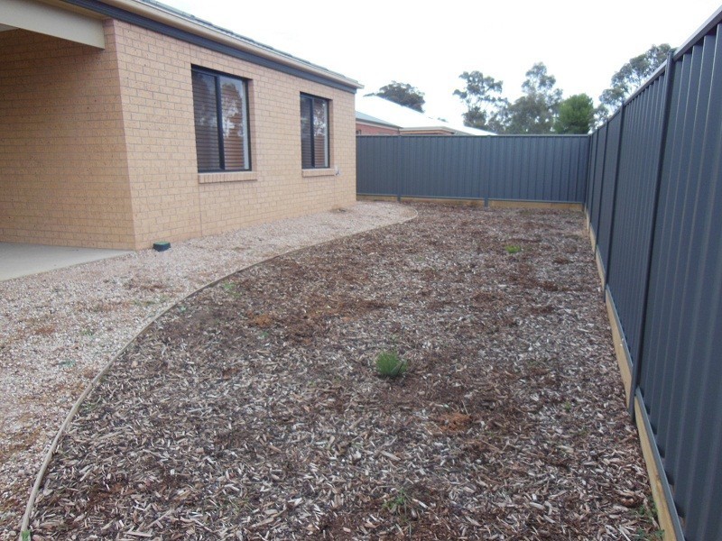 75 Kingston Drive, Eaglehawk VIC 3556