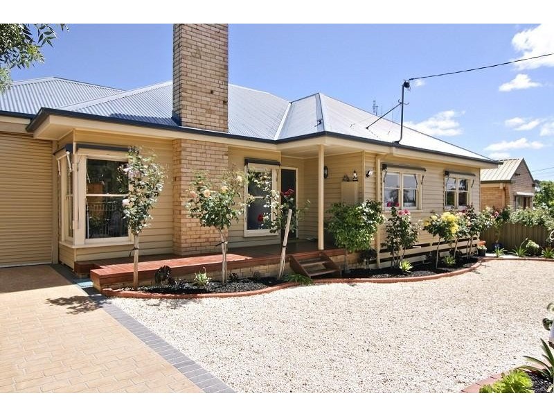 6 McMillan Street, Kennington VIC 3550