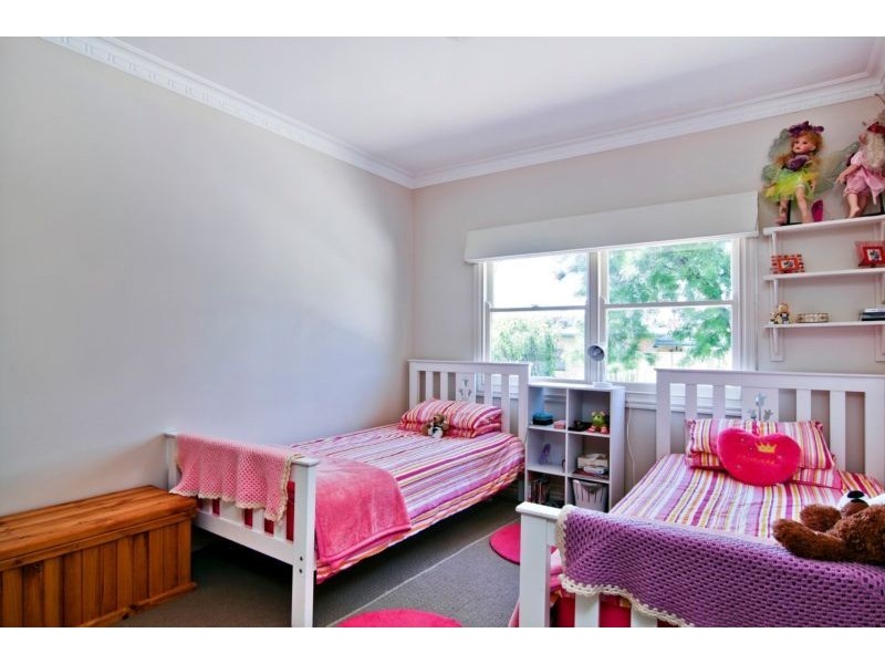 6 McMillan Street, Kennington VIC 3550