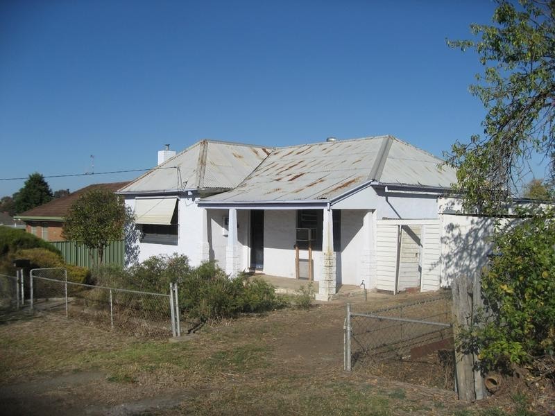 4 Rose Street, California Gully VIC 3556