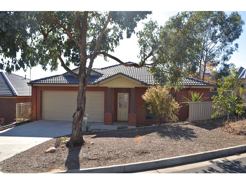 2/1A Hasker Street, Golden Square VIC 3555