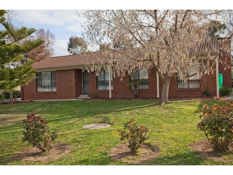 6 Billola Court, Eaglehawk VIC 3556