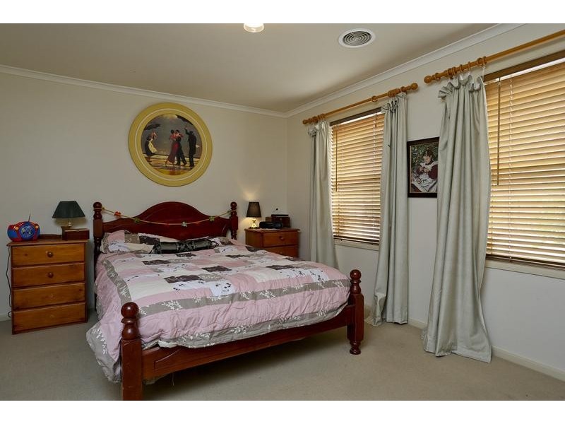 31 Saxby Drive, Strathfieldsaye VIC 3551