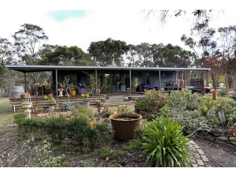 69 Knotts Lane, Junortoun VIC 3551