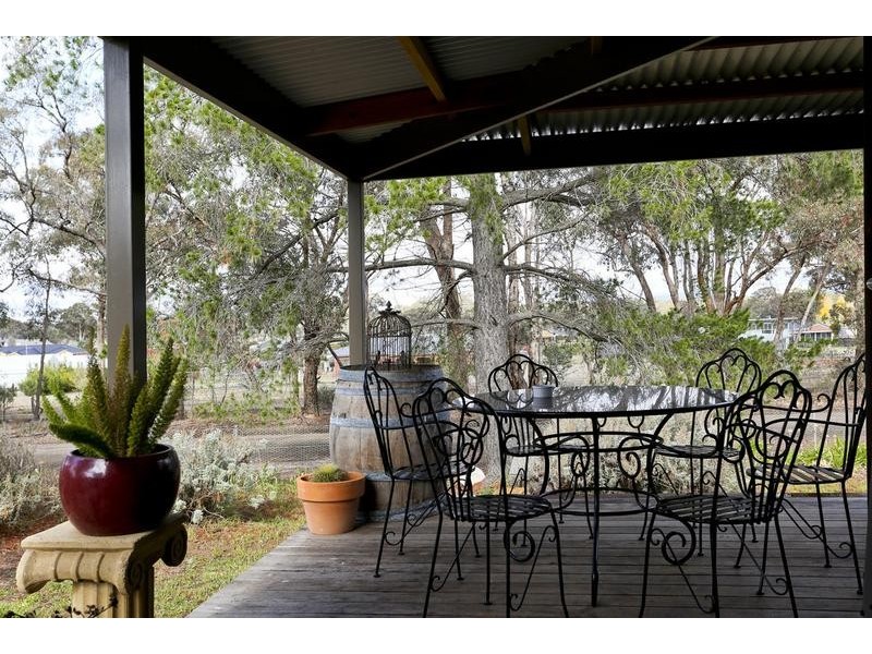 69 Knotts Lane, Junortoun VIC 3551