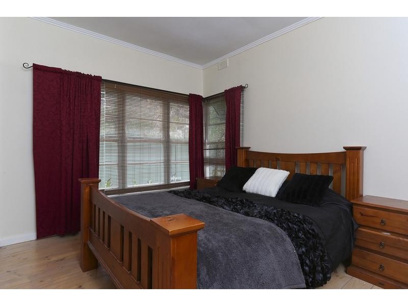 2 Knape Street, Long Gully VIC 3550