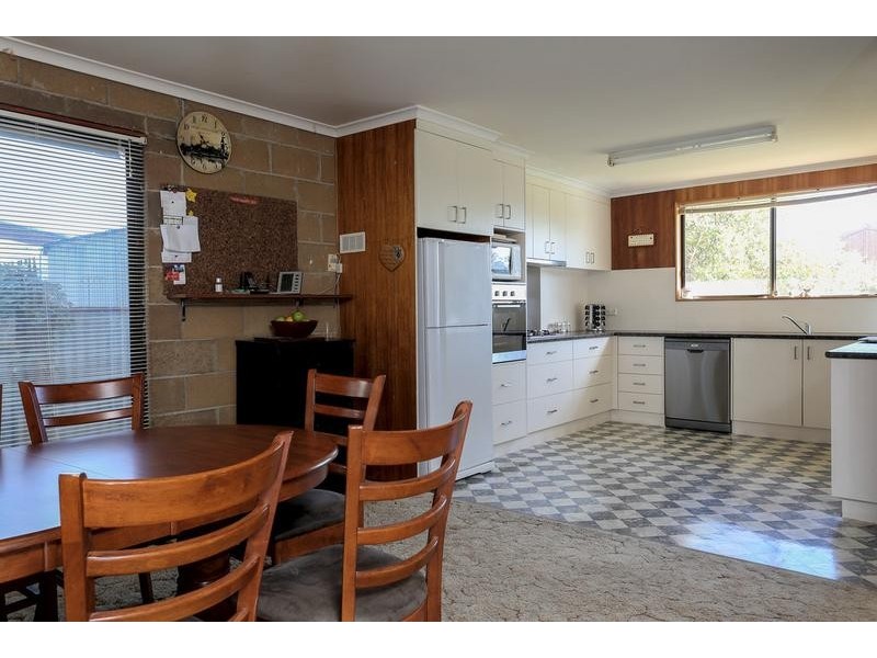 14 Watson Avenue, Eaglehawk VIC 3556
