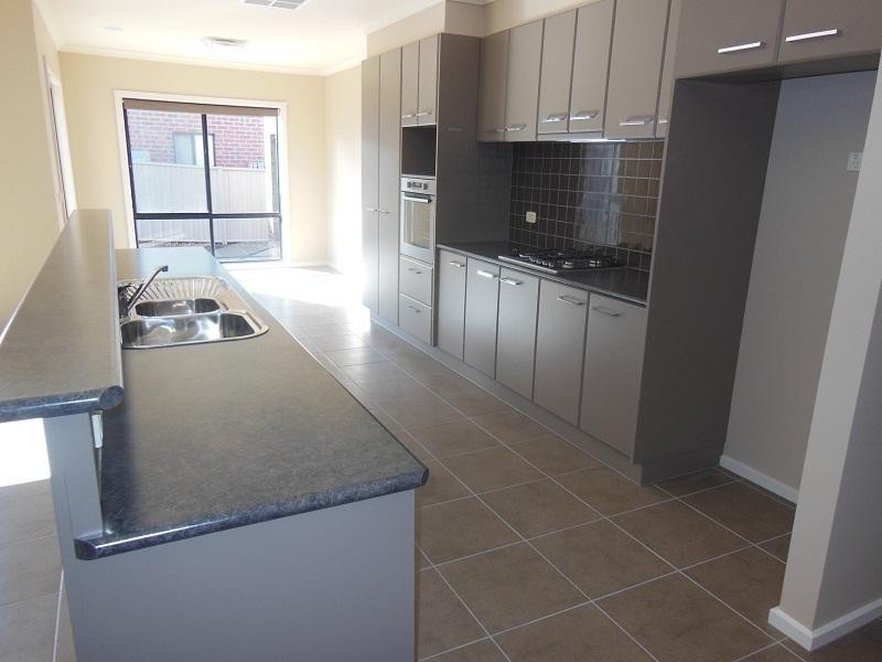 19 Londonderry Way, Epsom VIC 3551