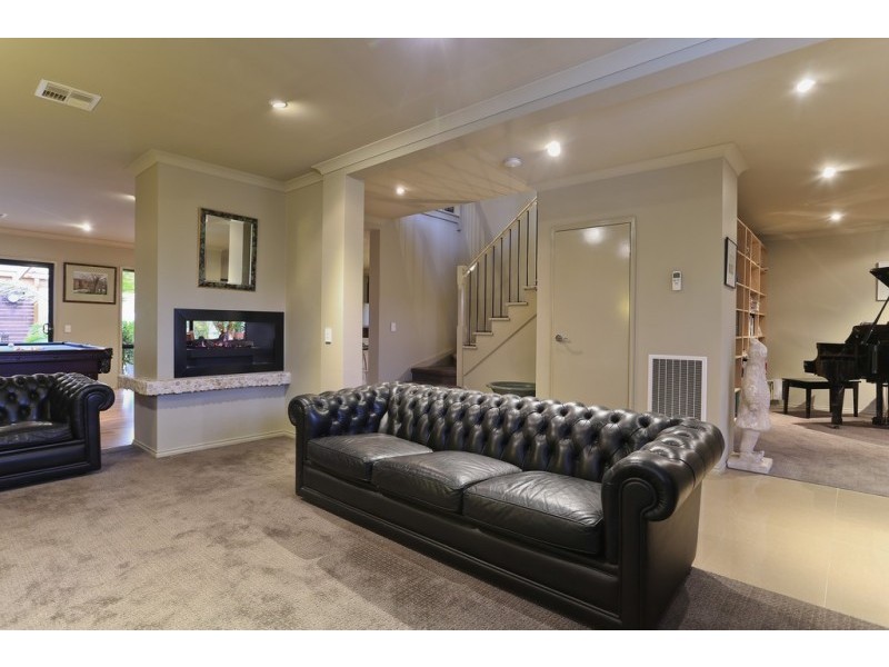 18 Stirling Avenue, Junortoun VIC 3551