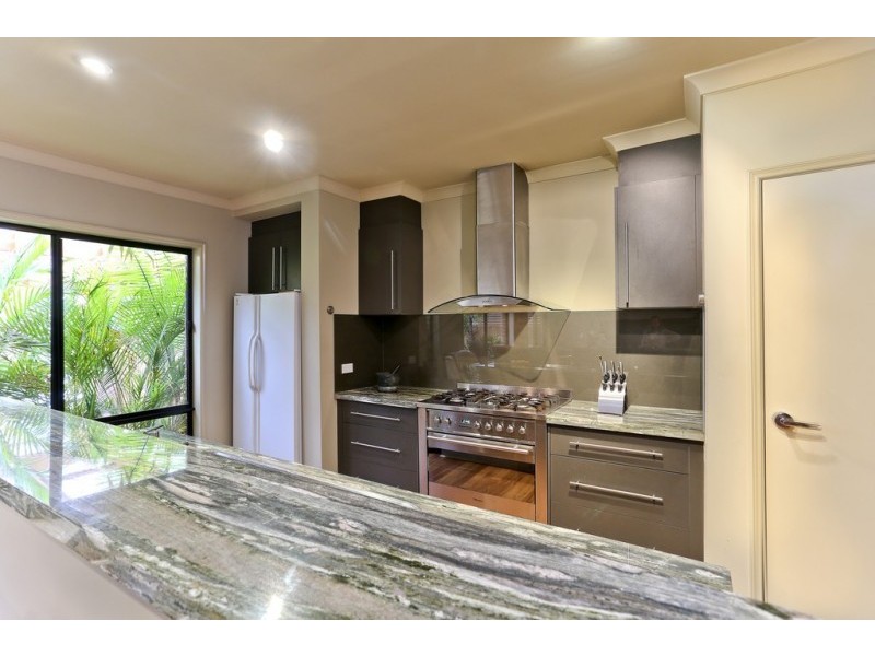 18 Stirling Avenue, Junortoun VIC 3551