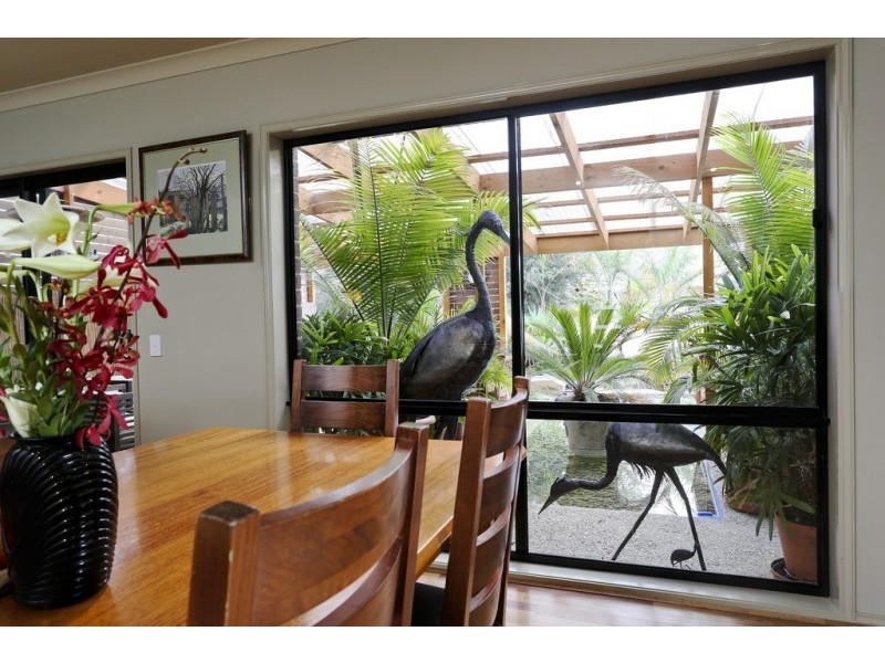 18 Stirling Avenue, Junortoun VIC 3551