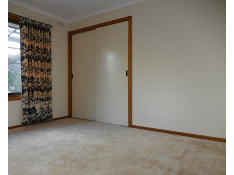 8 Park Avenue, Golden Square VIC 3555
