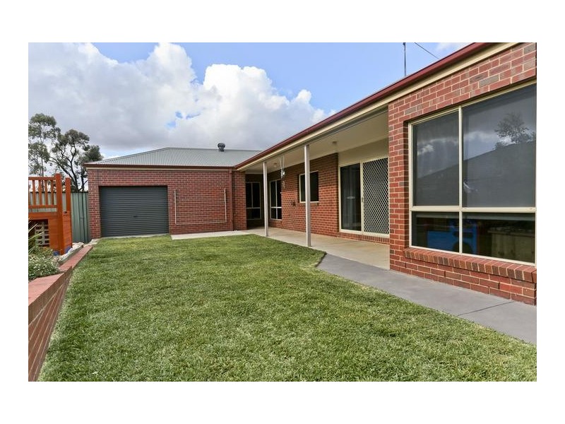 30 Keogh Drive, Spring Gully VIC 3550