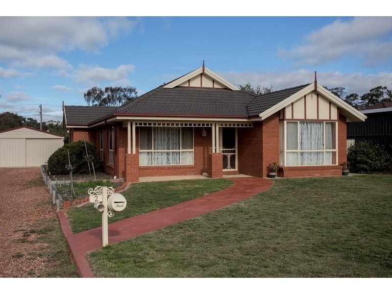 2 Jakem Court, Eaglehawk VIC 3556
