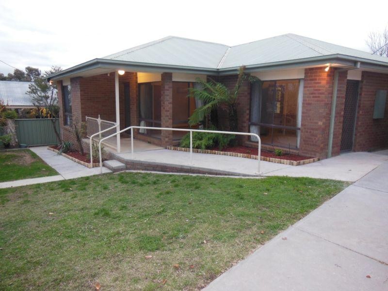 19 Hodgkinson Street, Kennington VIC 3550