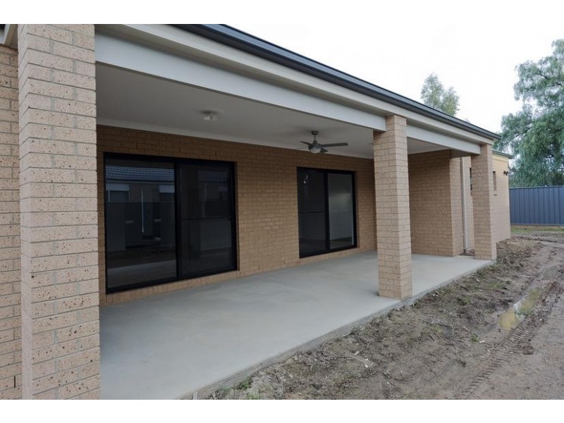 8 Perry Lane, Bendigo VIC 3550