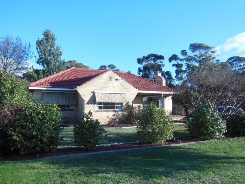 8 Lansell Street, Kangaroo Flat VIC 3555