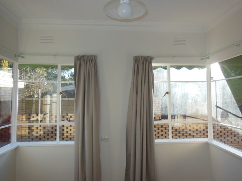 8 Lansell Street, Kangaroo Flat VIC 3555