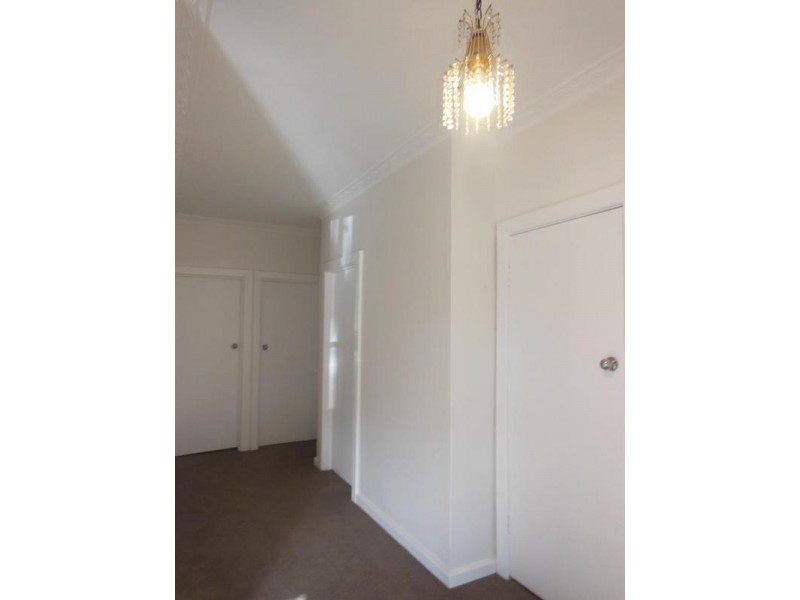 8 Lansell Street, Kangaroo Flat VIC 3555