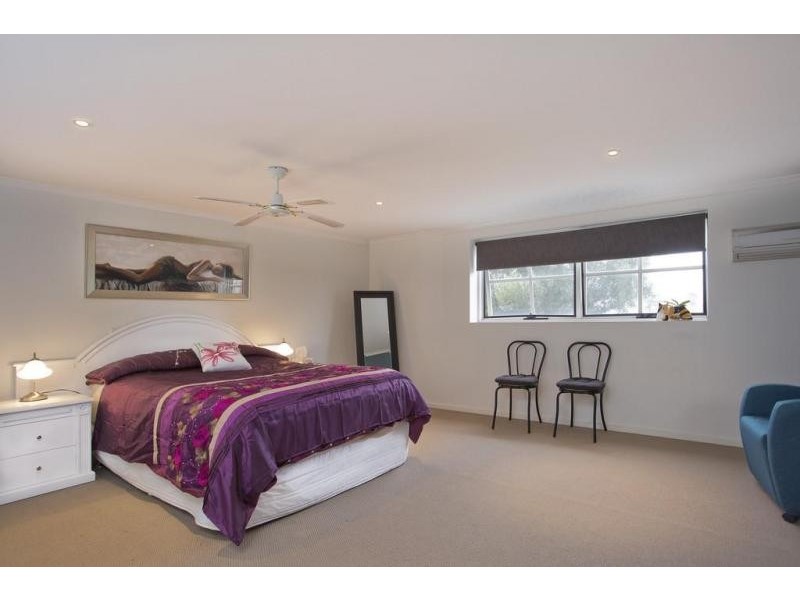 1 Hoskins Street, Quarry Hill VIC 3550