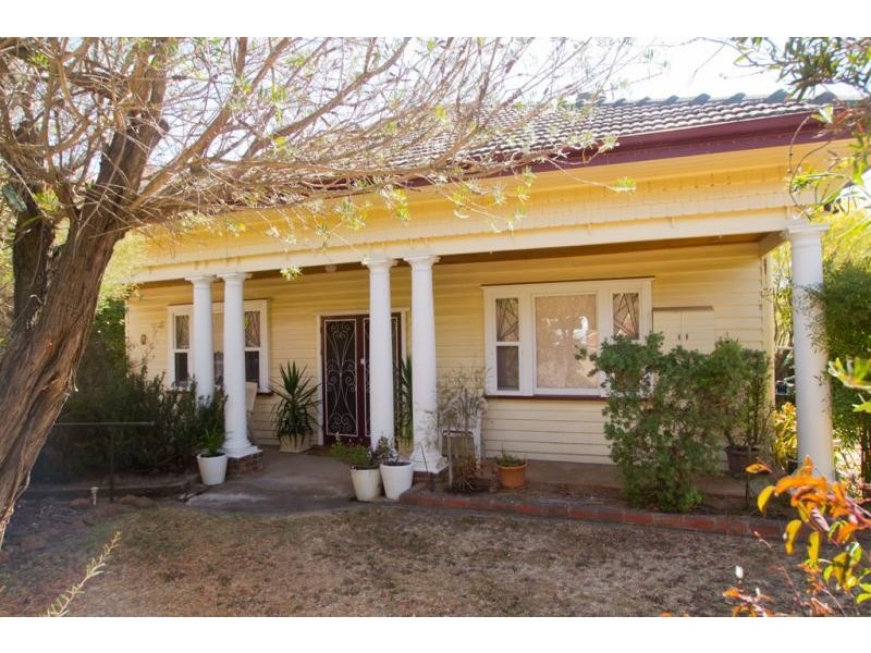27 Reginald Street, Quarry Hill VIC 3550