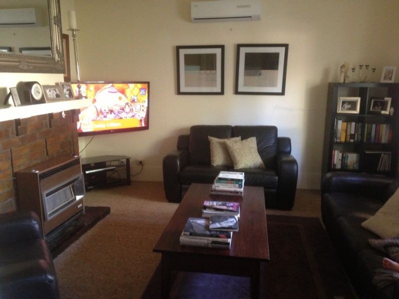27 Reginald Street, Quarry Hill VIC 3550