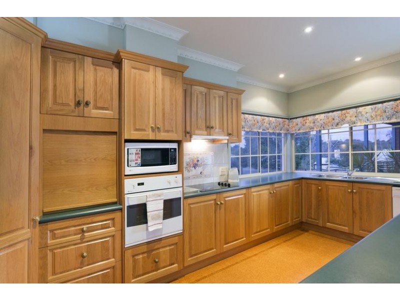 2 Sterry Street, Golden Square VIC 3555