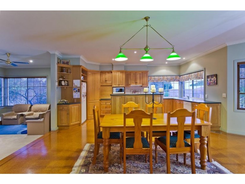 2 Sterry Street, Golden Square VIC 3555