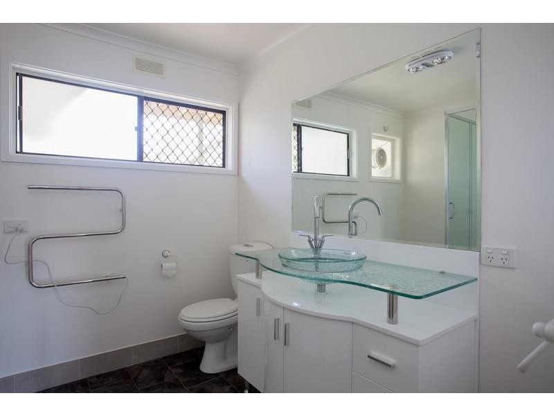 4 Yandong Street, White Hills VIC 3550