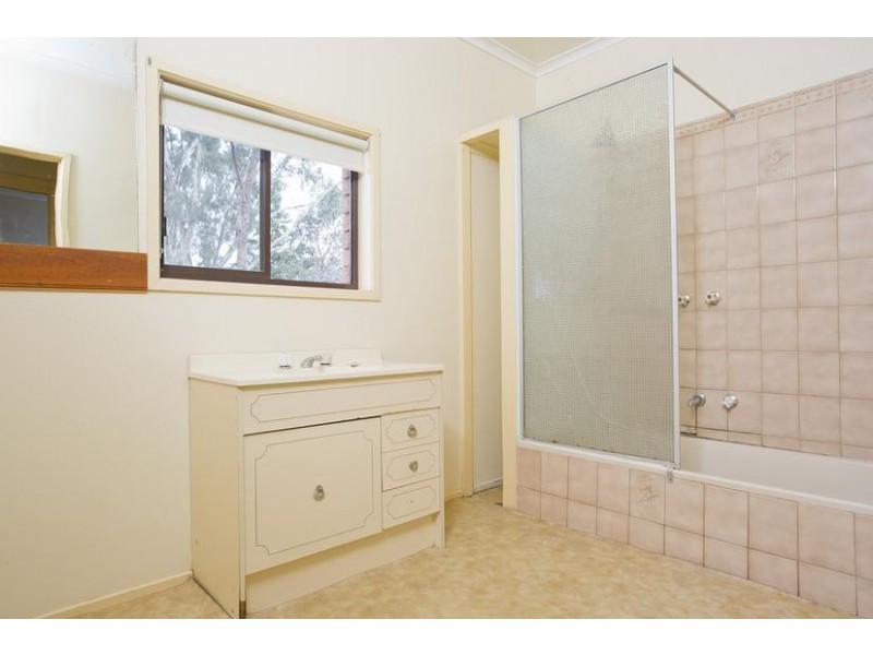 33 Specimen Hill Road, Golden Square VIC 3555