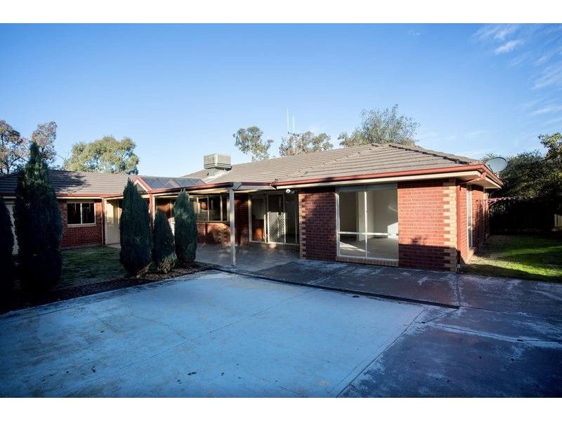 233 North Harley Street, Strathdale VIC 3550