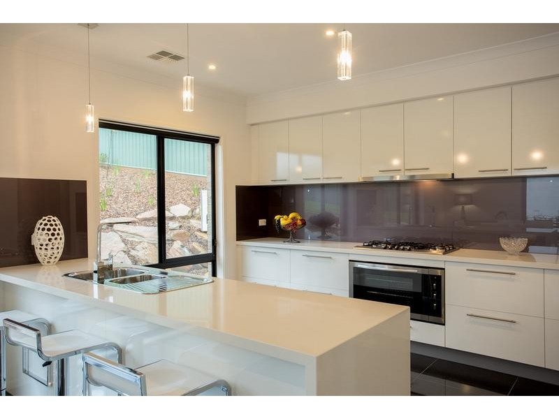 8 Federation Terrace, Kennington VIC 3550