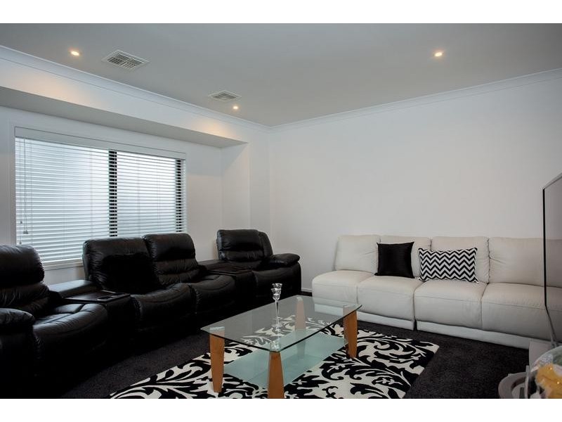 8 Federation Terrace, Kennington VIC 3550