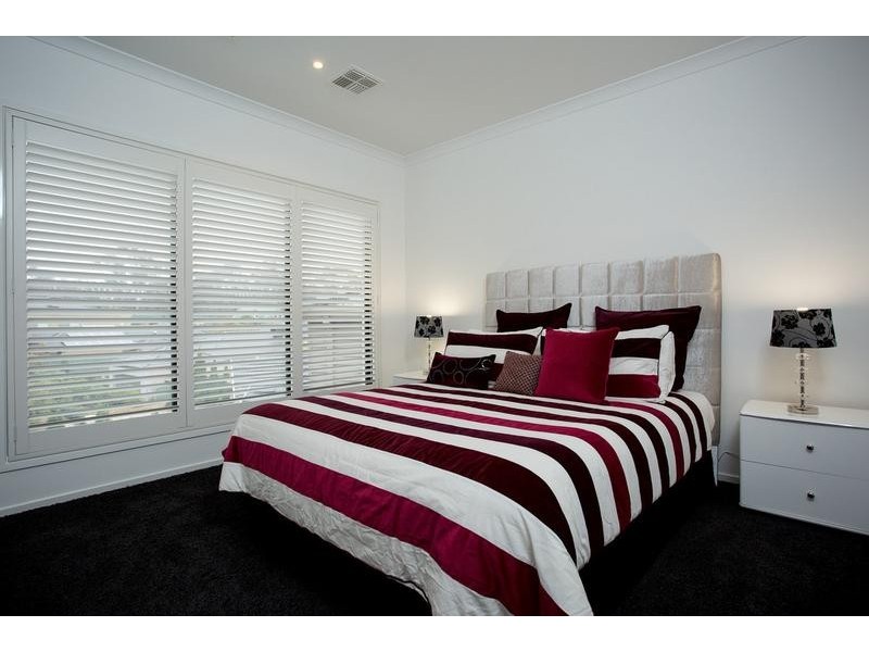 8 Federation Terrace, Kennington VIC 3550